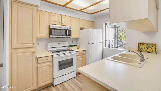 MLS: 6732656 Condo For Sale