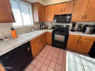 Photo #5: 6732710 Listing