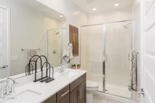 Photo #5: 6732885 Listing