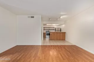 Photo #4: 6733078 Listing