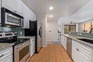 Photo #5: 6733148 Listing