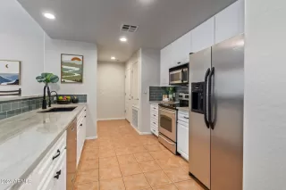 Photo #6: 6733148 Listing