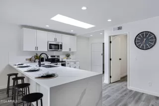 Photo #6: 6733238 Listing