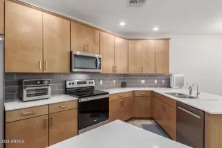 Photo #4: 6733244 Listing