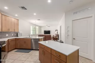 Photo #5: 6733244 Listing