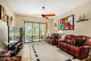 Photo #6: 6733757 Listing