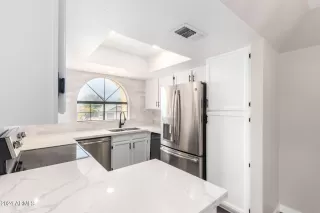 Photo #4: 6734129 Listing