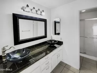 Photo #4: 6734204 Listing