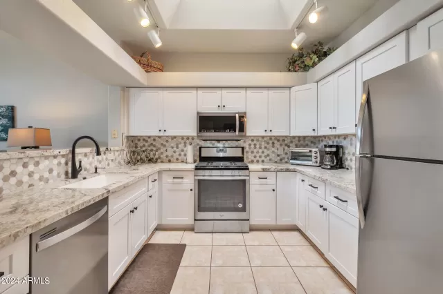 MLS: 6734678 Condo For Sale