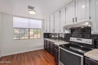 Photo #6: 6735110 Listing