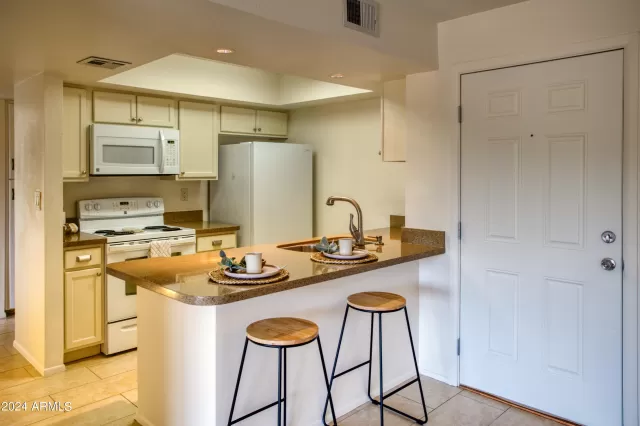 MLS: 6735186 Condo For Sale