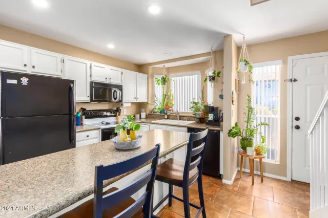 MLS: 6735577 Condo For Sale