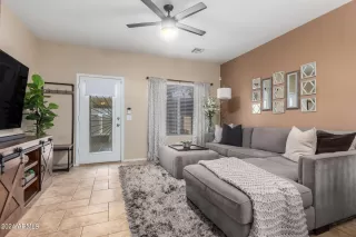 Photo #2: 6735657 Listing