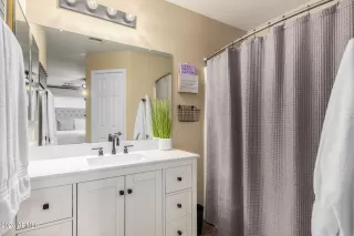 Photo #5: 6735657 Listing