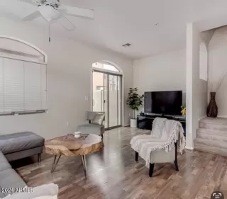 Photo #3: 6735697 Listing