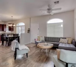 Photo #4: 6735697 Listing