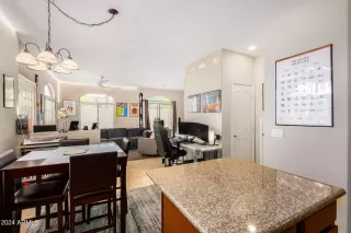 Photo #5: 6735697 Listing