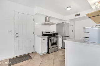 Photo #5: 6736111 Listing 