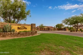 Photo #1: 6736264 Listing 