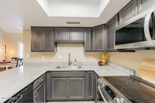 Photo #3: 6736431 Listing 