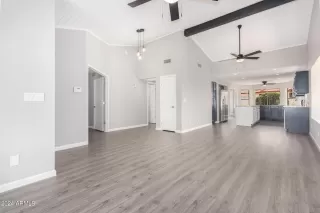 Photo #3: 6736454 Listing 