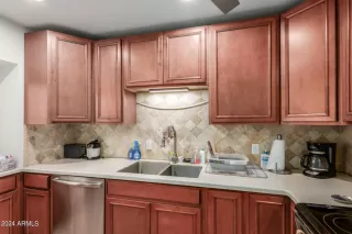 Photo #4: 6736622 Listing