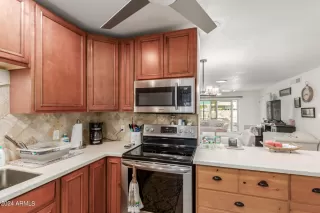 Photo #5: 6736622 Listing