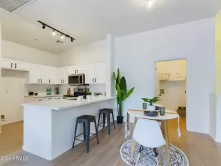 Photo #1: 6736715 Listing