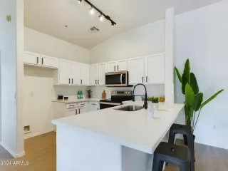 Photo #2: 6736715 Listing