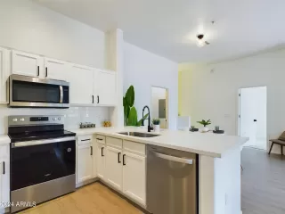 Photo #3: 6736715 Listing