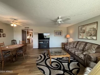 Photo #3: 6736763 Listing