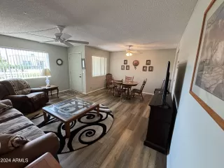 Photo #5: 6736763 Listing