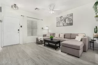 Photo #3: 6737032 Listing