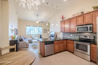 Photo #2: 6737415 Listing