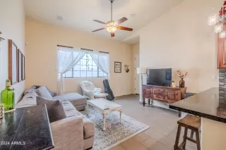 Photo #6: 6737415 Listing