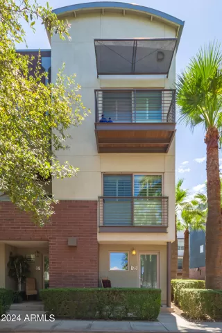 More Details about MLS # 6737486 : 525 W LAKESIDE DRIVE#128