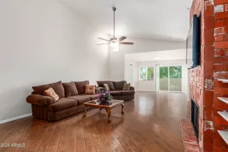 Photo #3: 6737543 Listing