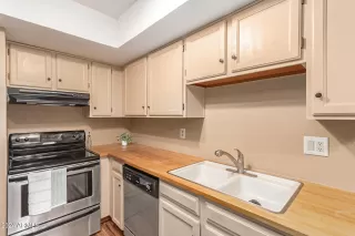 Photo #2: 6737719 Listing 