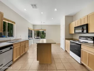 Photo #1: 6737791 Listing 