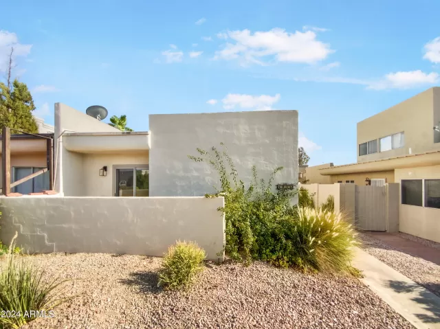 MLS: 6737798 Condo For Sale