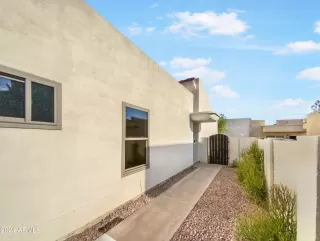 Photo #6: 6737798 Listing