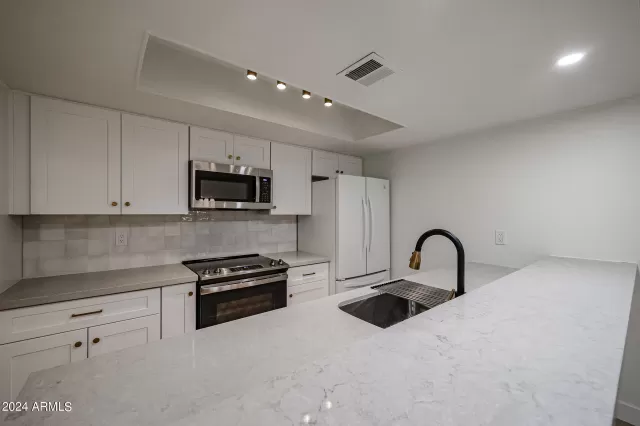 MLS: 6738800 Condo For Sale