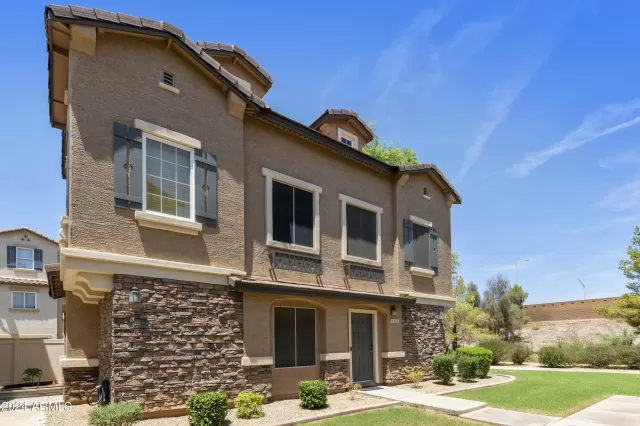 MLS: 6739117 Condo For Sale