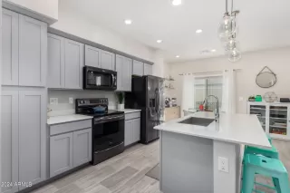 Photo #1: 6739403 Listing 