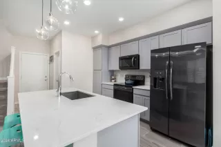 Photo #2: 6739403 Listing 