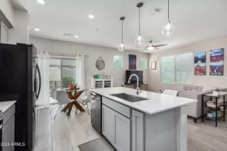 Photo #4: 6739403 Listing 