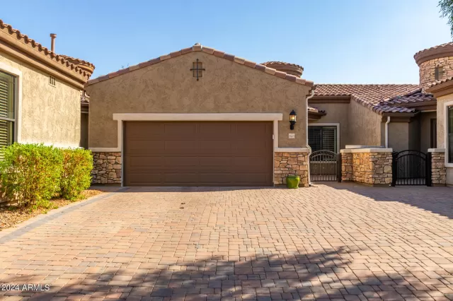 MLS: 6739494 Condo For Sale