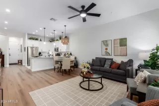 Photo #6: 6739494 Listing