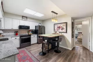 Photo #2: 6739572 Listing