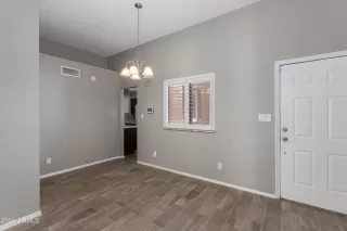 Photo #4: 6739631 Listing